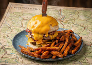 Mehr über den Artikel erfahren Warum das Wild West das beliebteste Burger-Restaurant im Fichtelgebirge ist – Das Geheimnis hinter 4,9 Sternen!