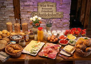 Mehr über den Artikel erfahren Der beste Start in den Tag: Euer Wild West Frühstücksbuffet in Fichtelberg